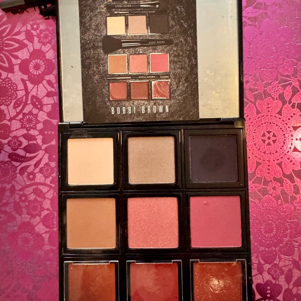 Bobbi Brown Eyeshadow & Cream Palette — Pink, Rose, Brown, Champagne w/5 Brushes